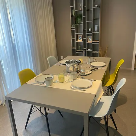 Modern Apartment *