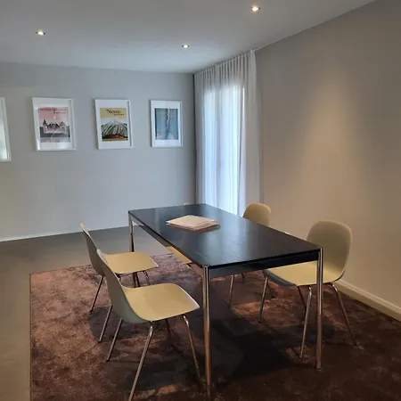 Modern Apartment *