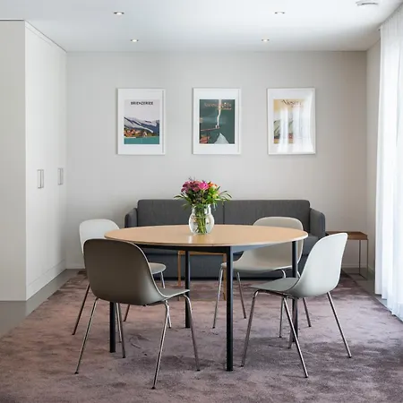 Modern Apartamento Entrelagos